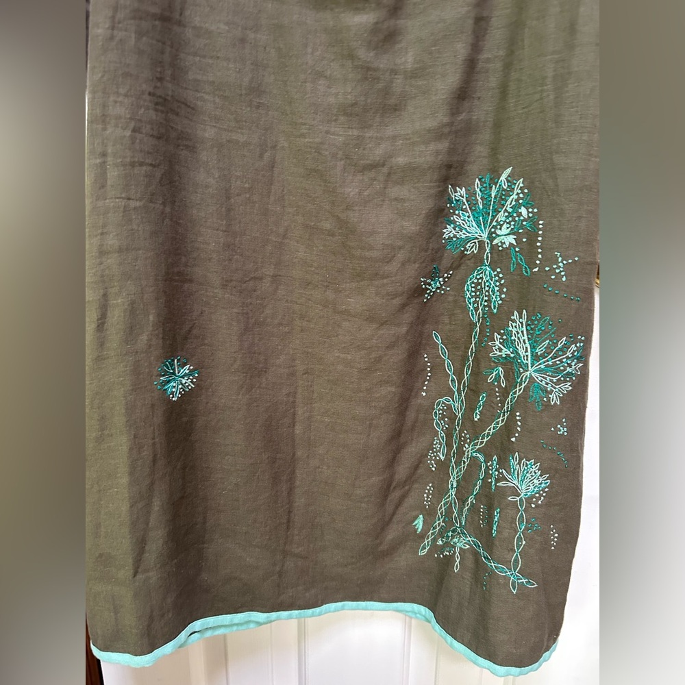 DkBrown Skirt w/Teal Floral Embroidery, hem. 100 Linen. Sz 18. Made India. ExCon